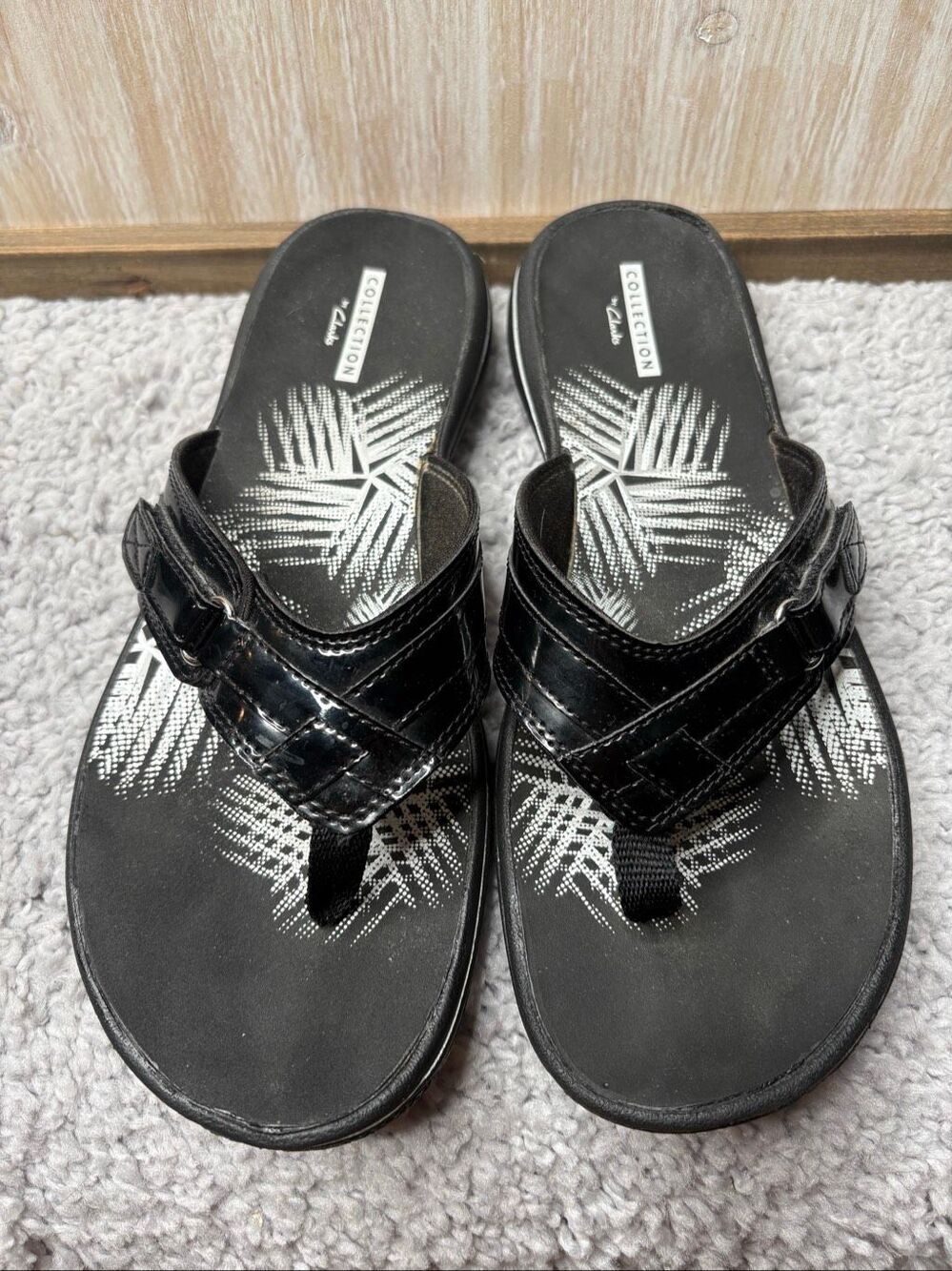 Clarks Collection Black Patent Filp Flop Sandals Adjustable Buckle Women's Size